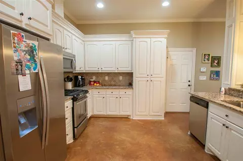 628 Lexington Dr, Florence, MS 39073 photo 8