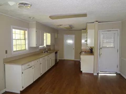519 E Leake St, Clinton, MS 39056 photo 6