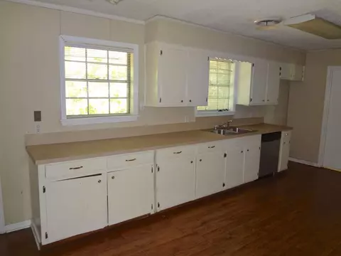 519 E Leake St, Clinton, MS 39056 photo 5