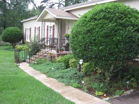 1918 E Ridge Rd, Byram, MS 39272 photo 2