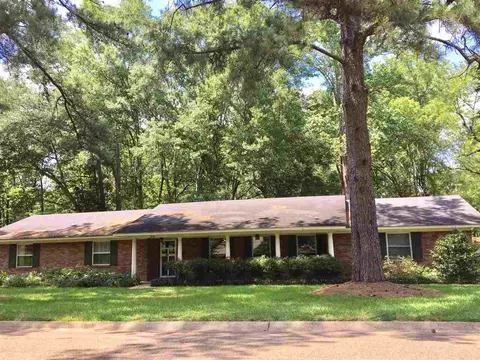 5606 Warwick Dr, Jackson, MS 39211 photo 1