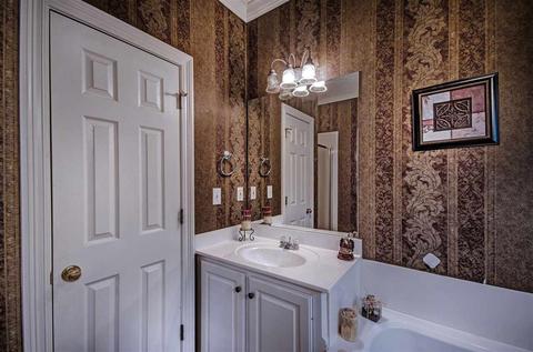 396 Pecan Cir, Brandon, MS 39042 photo 17