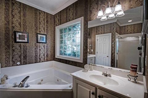 396 Pecan Cir, Brandon, MS 39042 photo 16