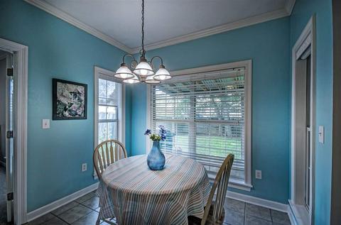 396 Pecan Cir, Brandon, MS 39042 photo 9