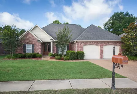 129 Eastside Dr, Brandon, MS 39047 photo 1