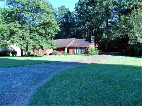 551 Rusk Dr, Brandon, MS 39047 photo 2