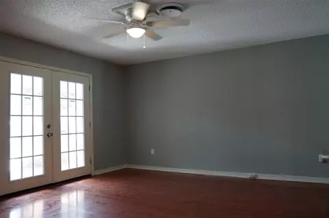 125 Thackery Cir, Jackson, MS 39211 photo 7