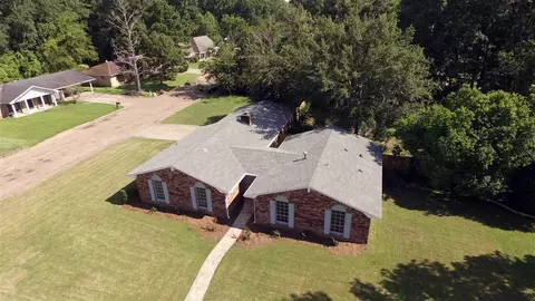 125 Thackery Cir, Jackson, MS 39211 photo 1