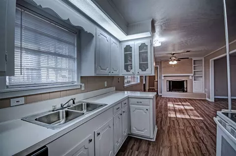 233 Lewis St, Florence, MS 39073 photo 9