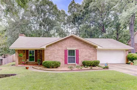 112 Hickory Ln, Clinton, MS 39056 photo 1