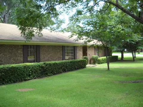 1303 Riverwood Dr, Jackson, MS 39211 photo 2
