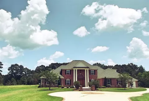 126 Riverview Dr, Mendenhall, MS 39114 photo 1