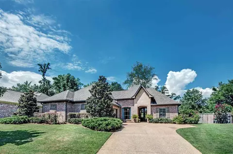 267 E Pinebrook Dr, Brandon, MS 39047 photo 1