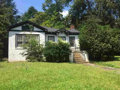 1349 Linden Pl, Jackson, MS 39202 photo 1