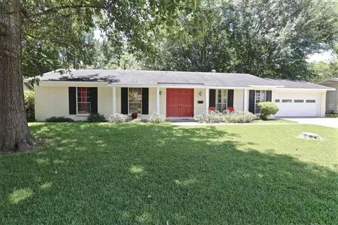 225 Beechcrest Dr, Jackson, MS 39211 photo 1