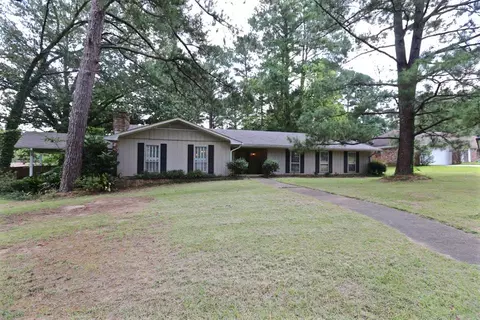1279 Ferncrest Dr, Jackson, MS 39211 photo 1