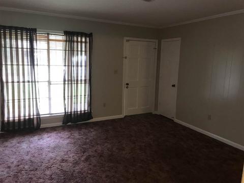 5152 Queen Mary Ln, Jackson, MS 39209 photo 2