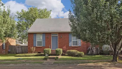 207 Northtown Dr, Jackson, MS 39211 photo 3