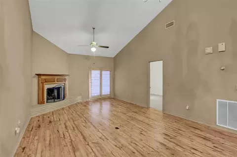 207 Northtown Dr, Jackson, MS 39211 photo 6
