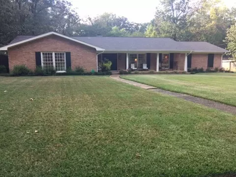 4645 Northampton Dr, Jackson, MS 39211 photo 1