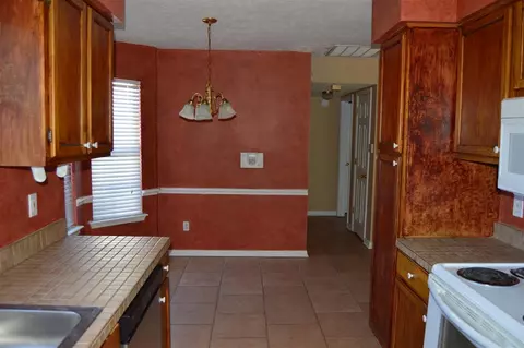 2011 W Fox Cove St, Byram, MS 39272 photo 9