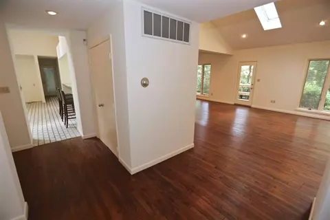 2444 N Cheryl Dr, Jackson, MS 39211 photo 3