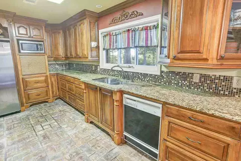 14013 Midway Rd, Terry, MS 39170 photo 9