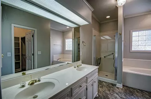 100 Pavilion Dr, Brandon, MS 39042 photo 27