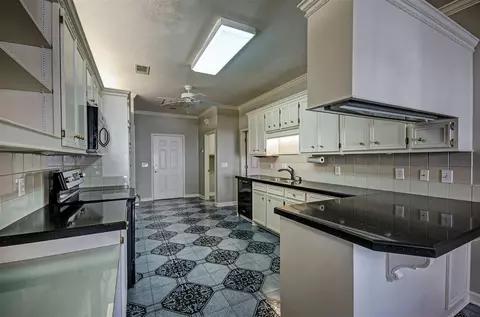 100 Pavilion Dr, Brandon, MS 39042 photo 19