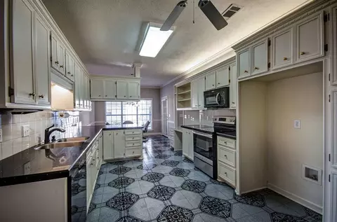 100 Pavilion Dr, Brandon, MS 39042 photo 3