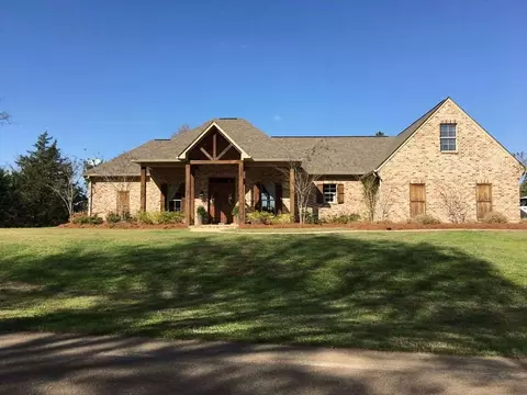 129 Viewpointe Dr, Clinton, MS 39056 photo 1