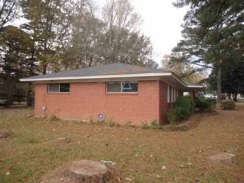 650 E Academy St, Canton, MS 39046 photo 2
