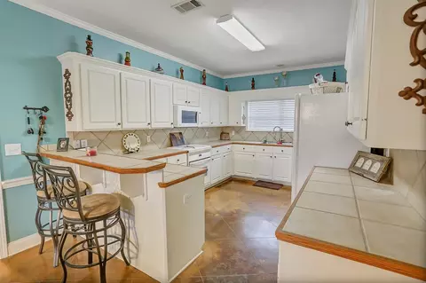 236 Tudor Cir, Brandon, MS 39042 photo 9