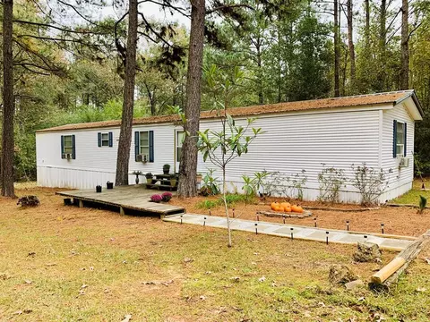 1016 Lucky Leaf Ln, Summit, MS 39666 photo 1