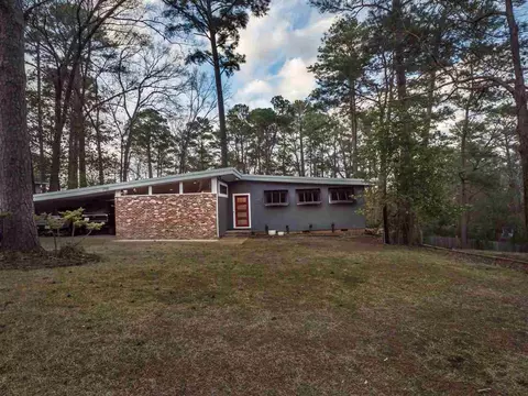 1758 Hillview Dr, Jackson, MS 39211 photo 1