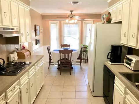 150 Summit Ridge Dr, Brandon, MS 39042 photo 2