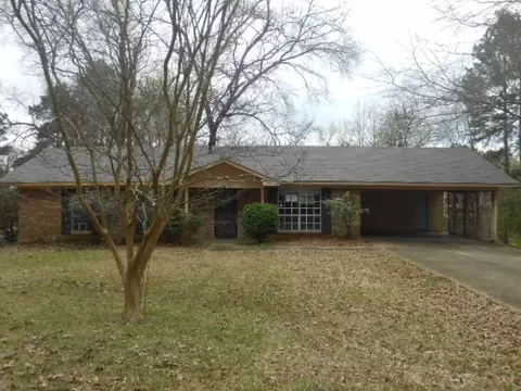 241 E Moon St, Ridgeland, MS 39157 photo 1