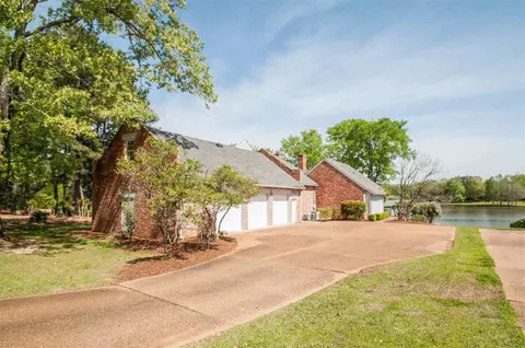401 Forest Lake Pl, Madison, MS 39110 photo 2