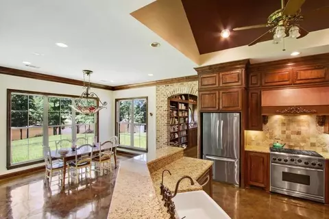 132 Ashley Dr, Brandon, MS 39042 photo 5