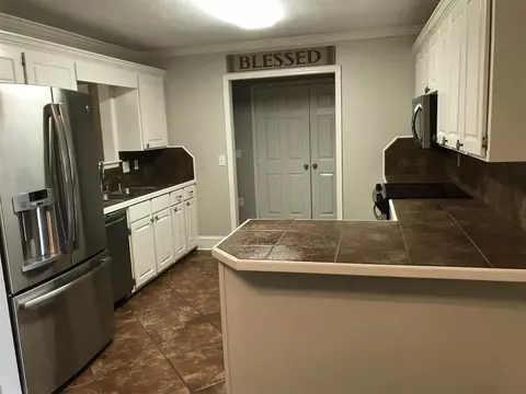 100 Chestnut Dr, Brandon, MS 39047 photo 4