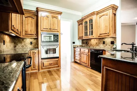 317 Kitty Hawk Cir, Brandon, MS 39047 photo 9