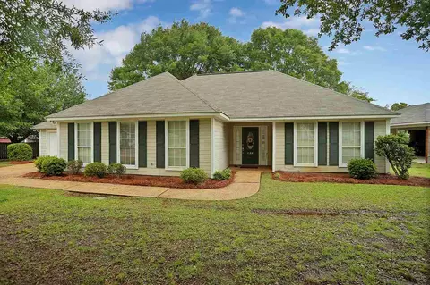 431 Olympic Dr, Flowood, MS 39232 photo 1