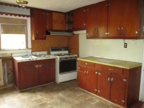 89 E Oak St, Natchez, MS 39120 photo 5