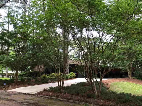 1606 Pinevale St, Jackson, MS 39211 photo 1