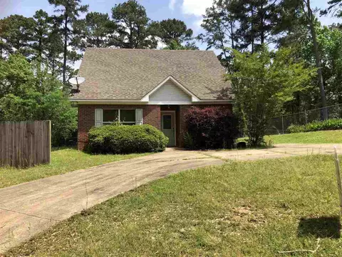 105 Persimmon Dr, Florence, MS 39073 photo 1