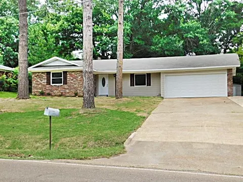 1006 Northside Dr, Clinton, MS 39056 photo 1