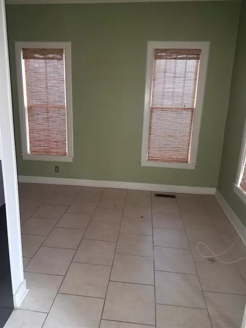 344 E Jefferson St, Kosciusko, MS 39090 photo 3