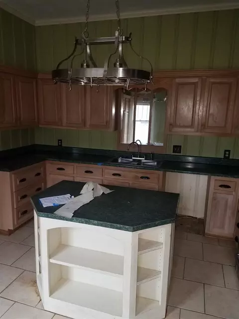 344 E Jefferson St, Kosciusko, MS 39090 photo 2