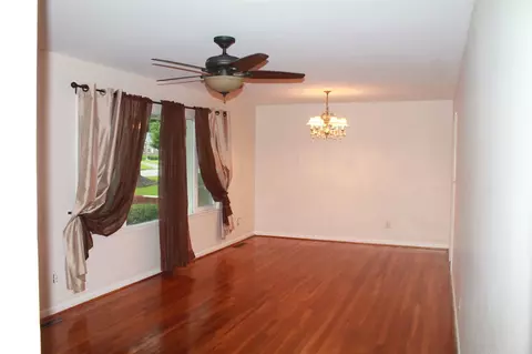 425 E Dinkins St, Canton, MS 39046 photo 5