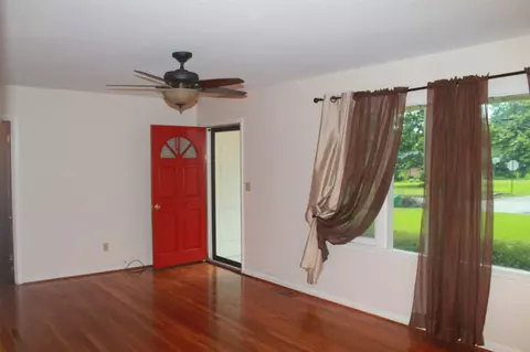 425 E Dinkins St, Canton, MS 39046 photo 4